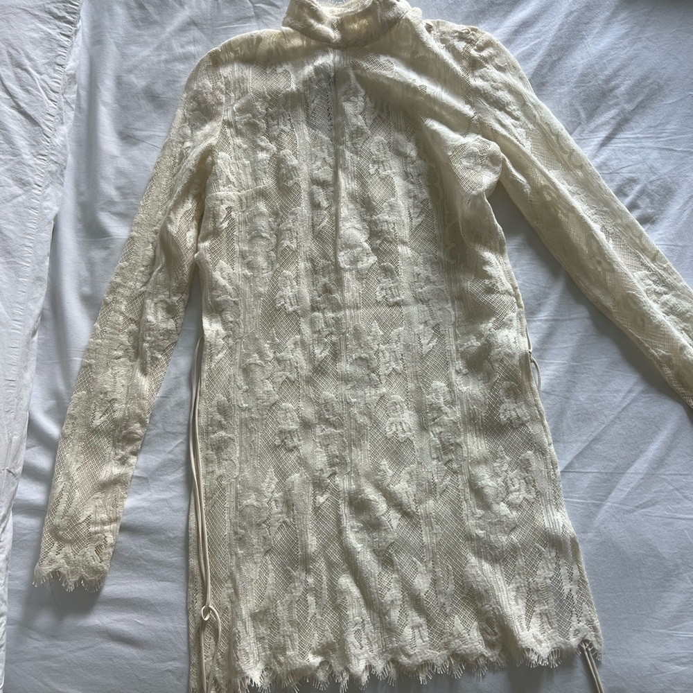 Elegant Cream Lace Long Sleeve Tunic - Picture 7 of 11